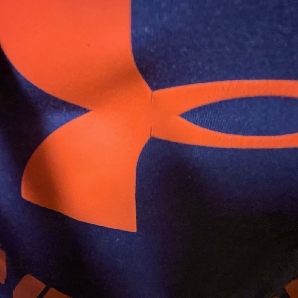 Youth under armour long sleeved shirt - Picture 2 of 5